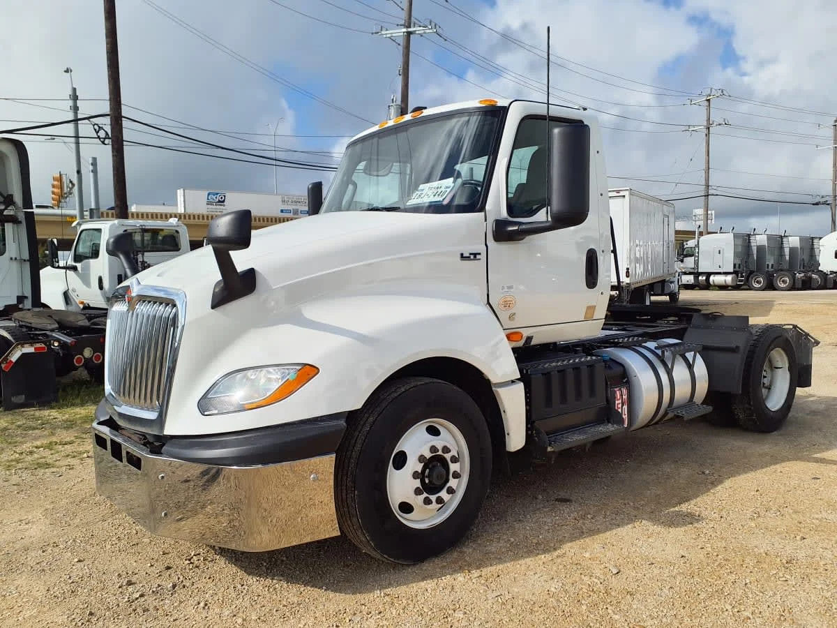 2020 International LT in Converse, TX — photo 3