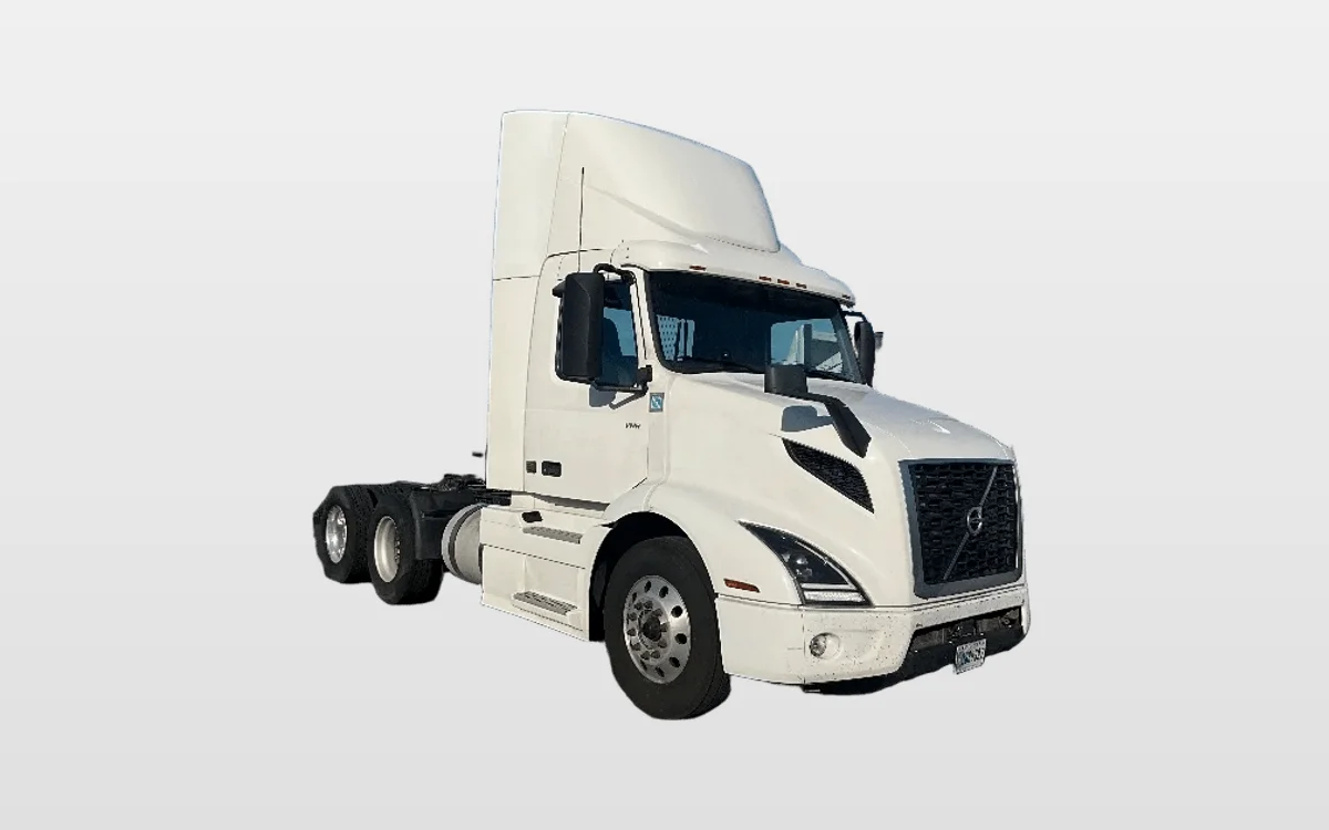 2021 Volvo VNR 640 - image 1