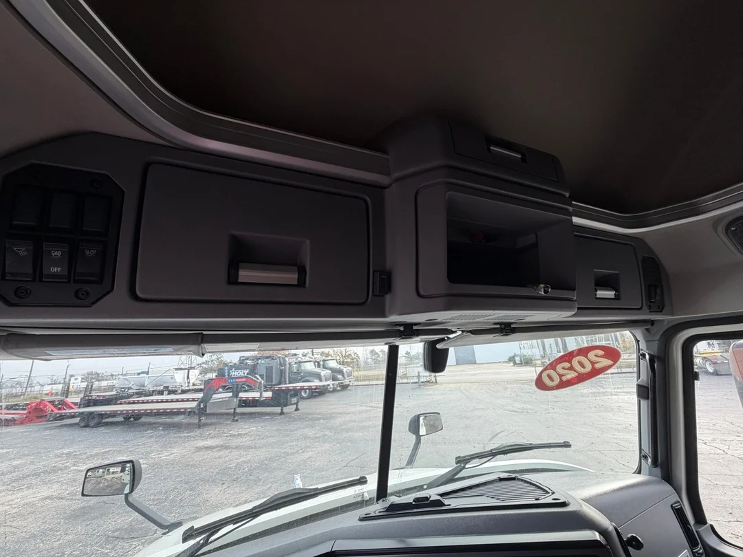 2020 Mack Anthem - image 10