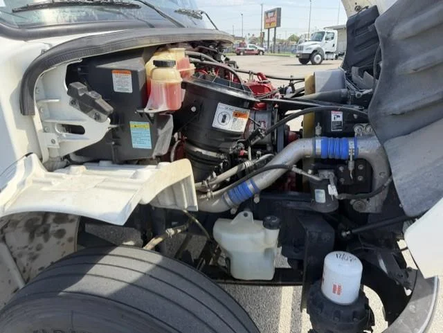 2019 Freightliner M2 106 — photo 15