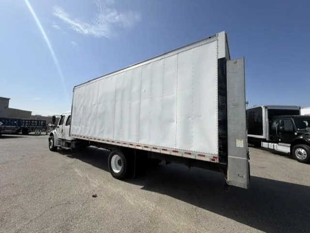 2019 Freightliner M2 106 — photo 7