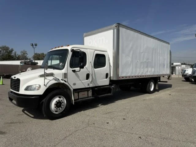 2019 Freightliner M2 106 — photo 2