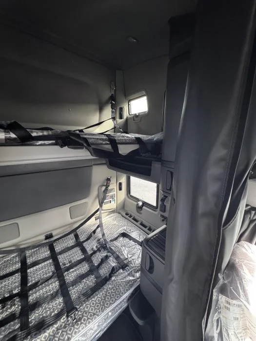 2026 International LT - image 15