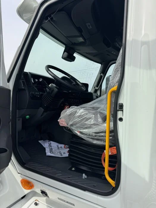 2026 International LT - image 12