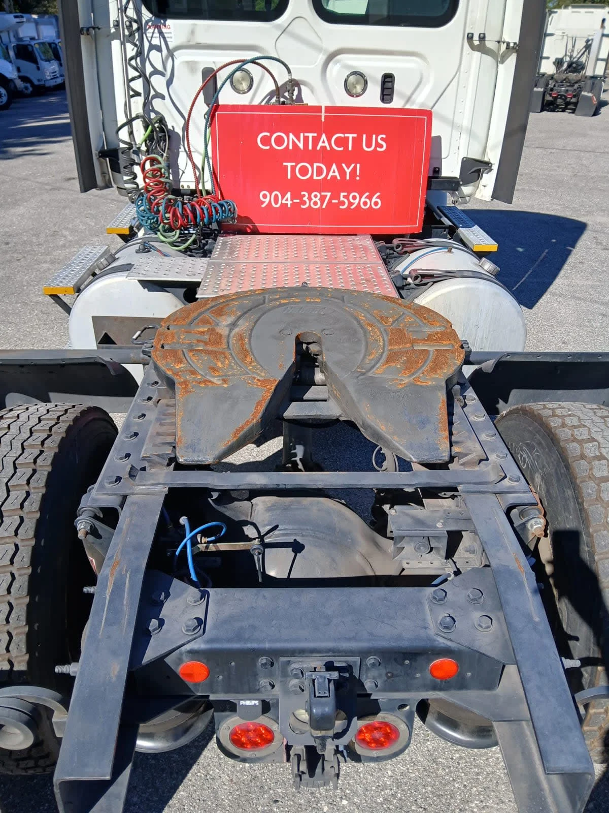 2018 Freightliner Cascadia - image 10