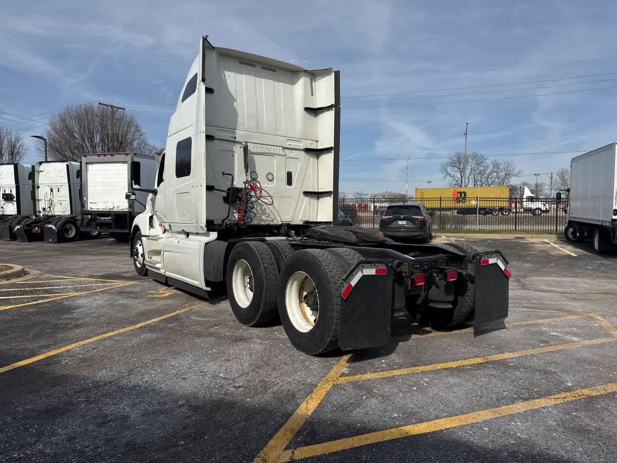 2020 International LT in Bolingbrook, IL — photo 6