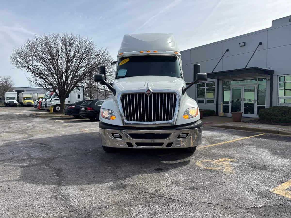 2020 International LT in Bolingbrook, IL — photo 2