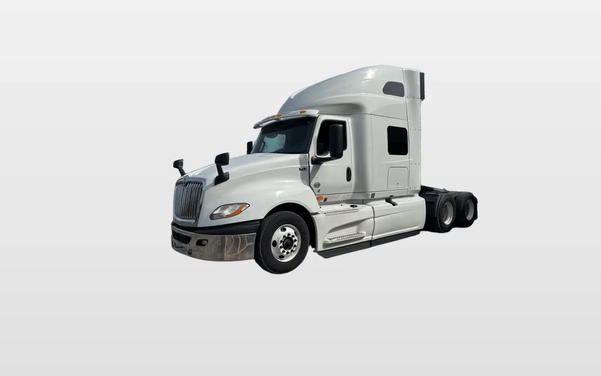 2020 International LT - image 1