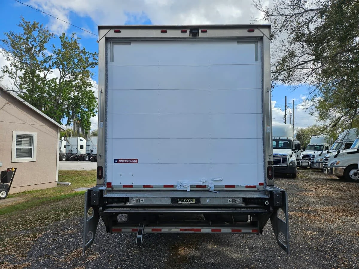 2020 Freightliner M2 106 - image 5