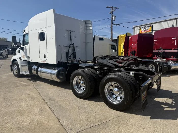 2022 Peterbilt 579 - image 5