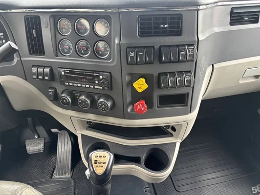 2023 Peterbilt 567 in Omaha, NE — photo 17