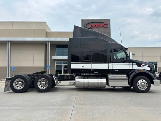 2023 Peterbilt 567 in Omaha, NE — photo 7