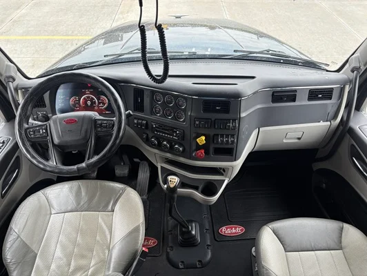 2023 Peterbilt 567 in Omaha, NE — photo 3