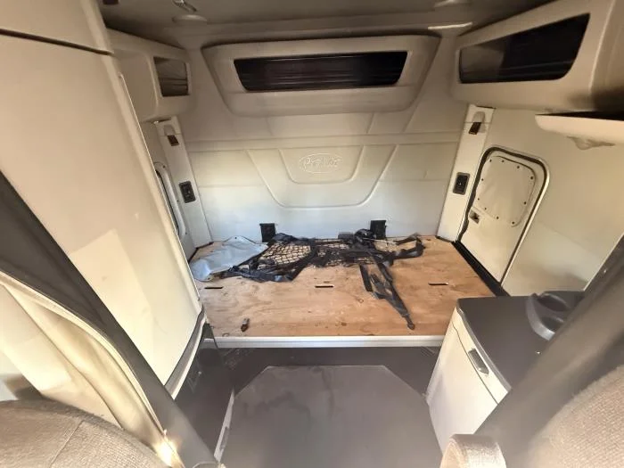 2022 Peterbilt 579 — photo 15