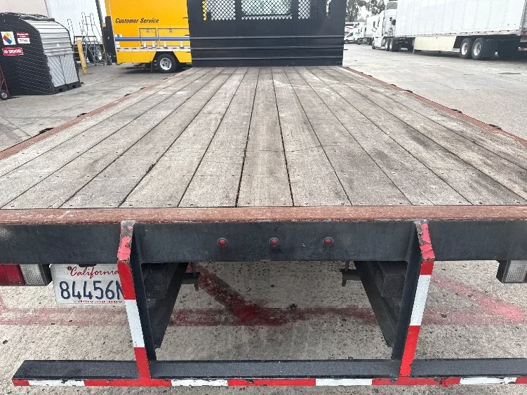 2016 Isuzu NPR - image 10