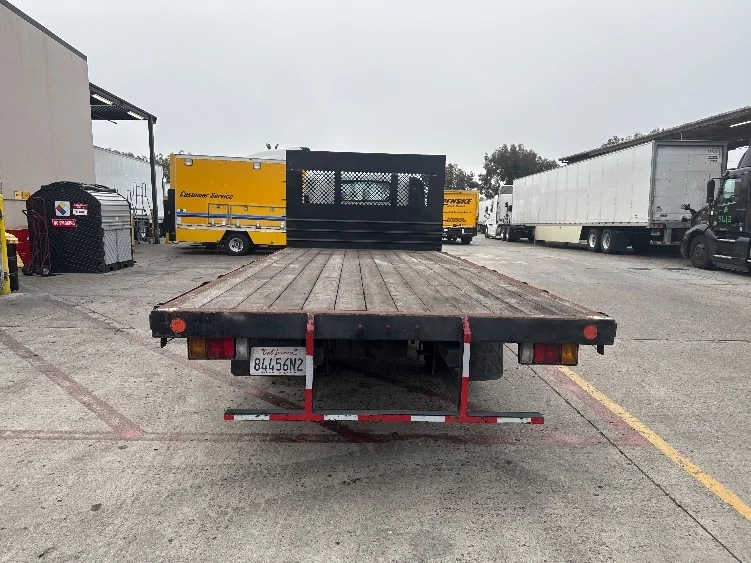 2016 Isuzu NPR - image 8