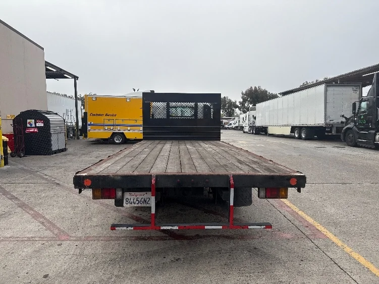 2016 Isuzu NPR - image 7