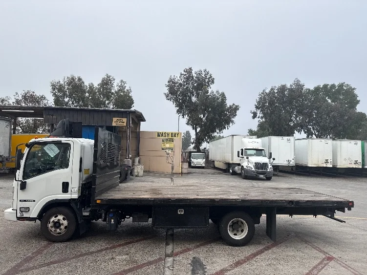 2016 Isuzu NPR - image 4