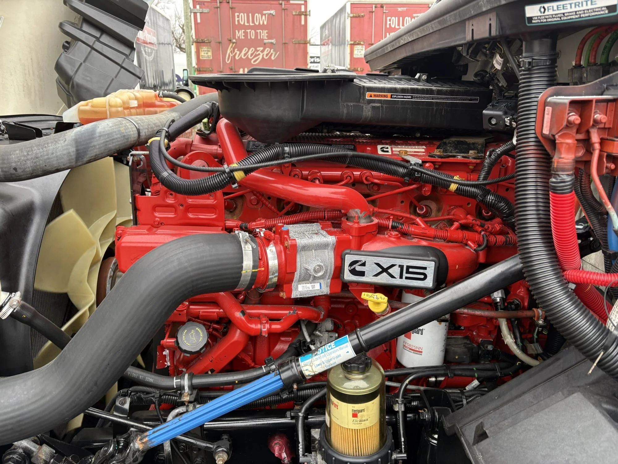 2021 International LT - image 12