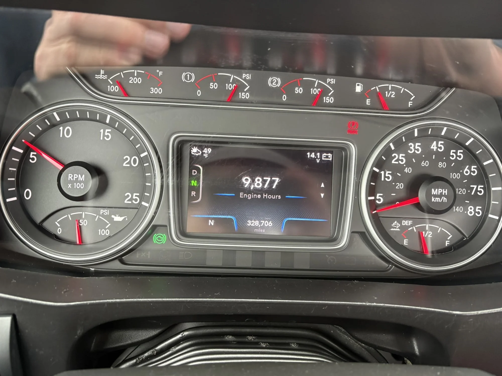 2021 International LT - image 15