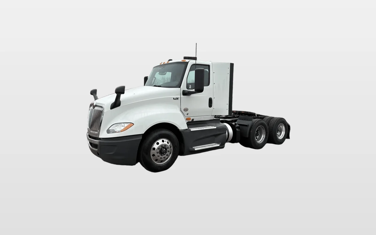 2021 International LT - image 1