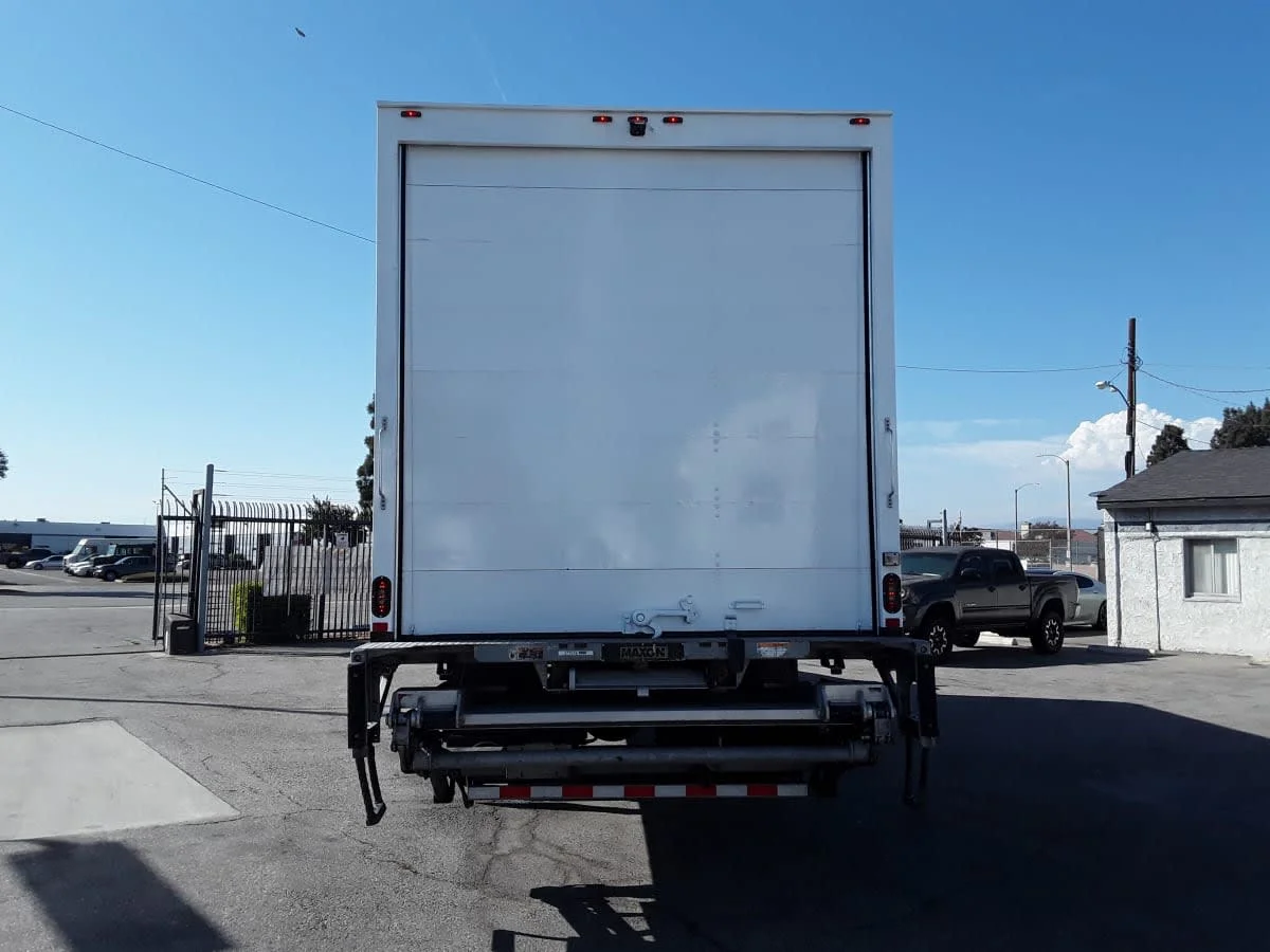 2016 International 4300 in Montebello, CA — photo 5