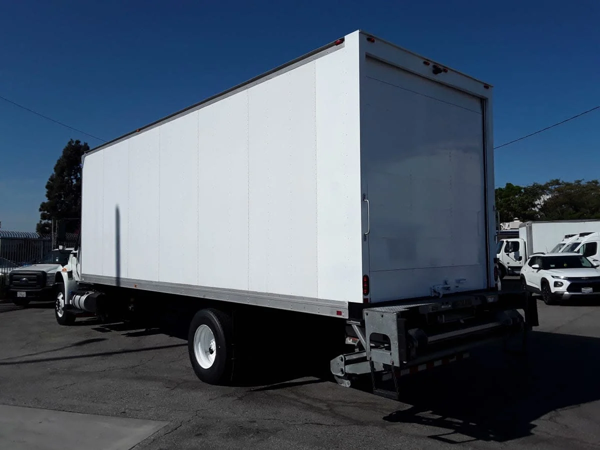 2016 International 4300 in Montebello, CA — photo 6