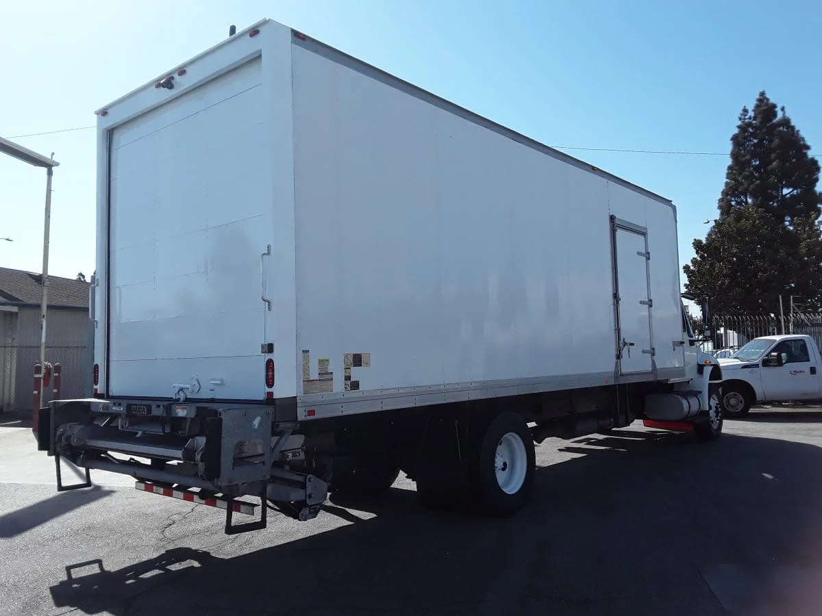 2016 International 4300 in Montebello, CA — photo 4