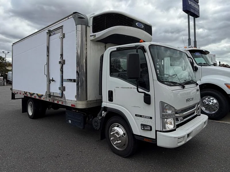 2022 Isuzu NRR