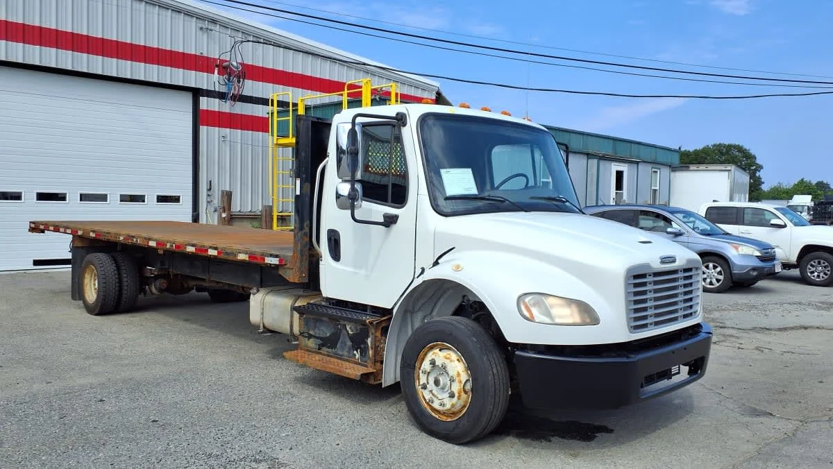 2018 Freightliner M2 106 in Salisbury, MA — photo 3