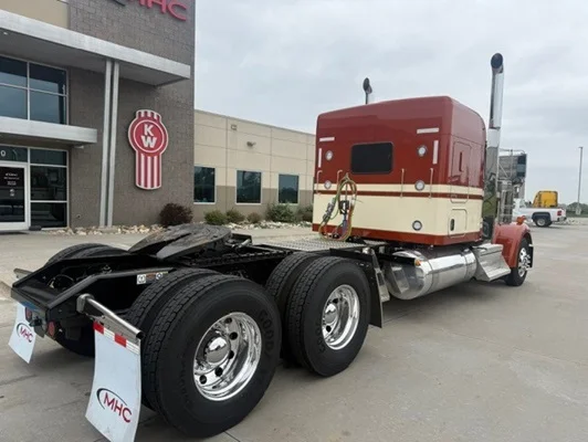 2027 Kenworth W900 in Omaha, NE — photo 9