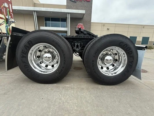 2027 Kenworth W900 in Omaha, NE — photo 13