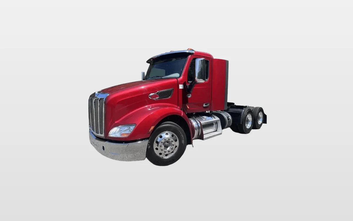 2022 Peterbilt 579 - image 1