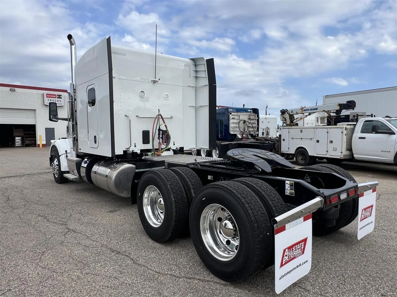 2027 Peterbilt 567 in South St. Paul, MN — photo 4