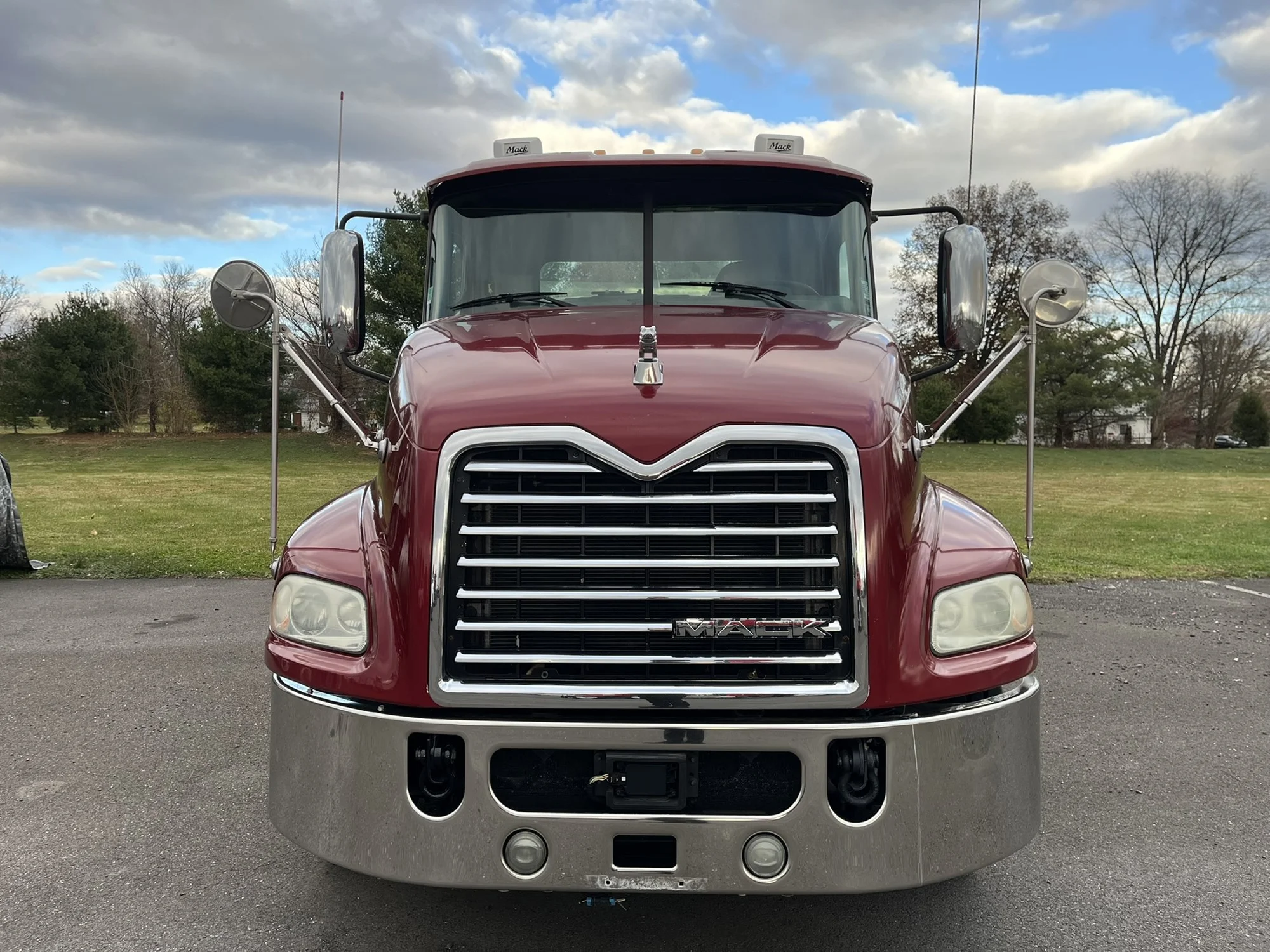 2018 Mack - image 2