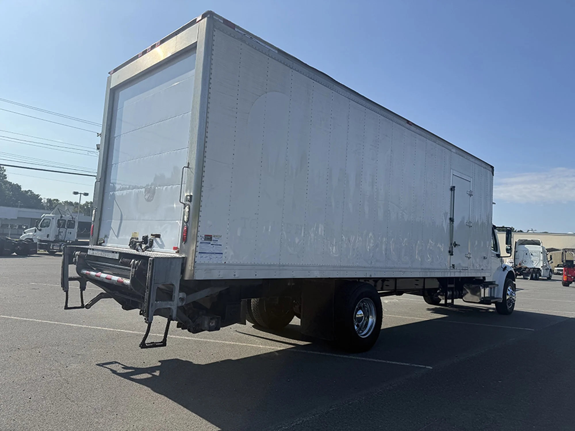 2019 Freightliner eM2 in Chesapeake, VA — photo 4