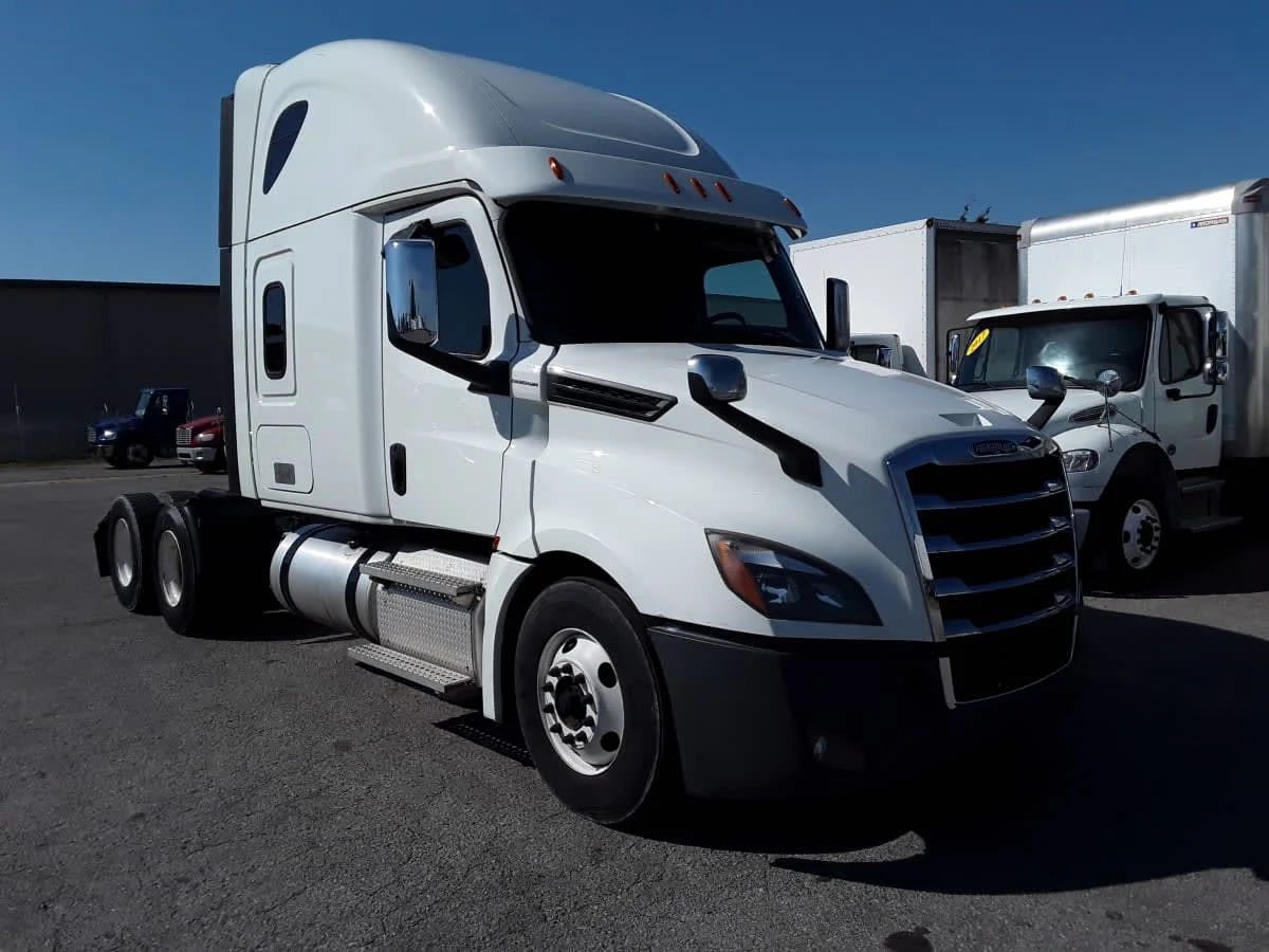 2020 Freightliner Cascadia in La Vergne, TN — photo 3