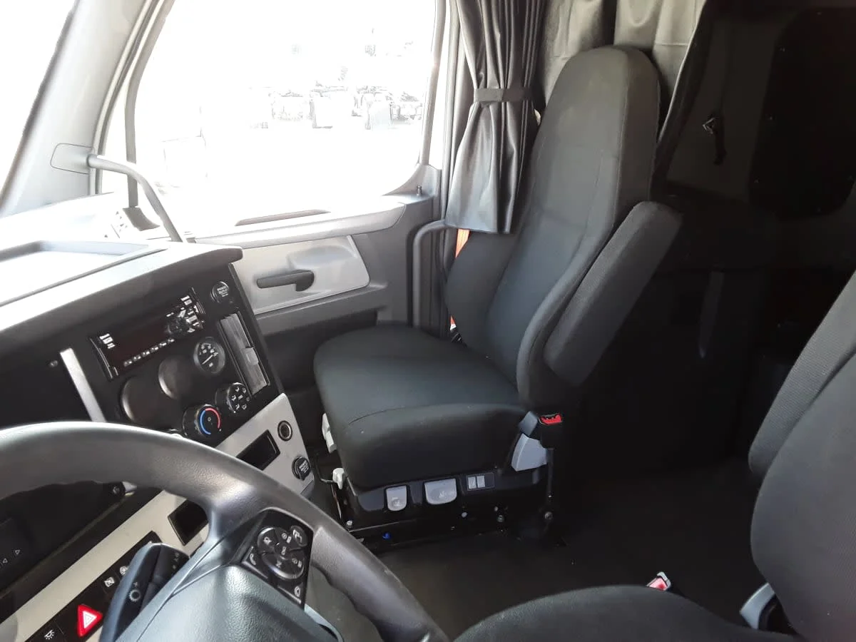 2020 Freightliner Cascadia in La Vergne, TN — photo 7
