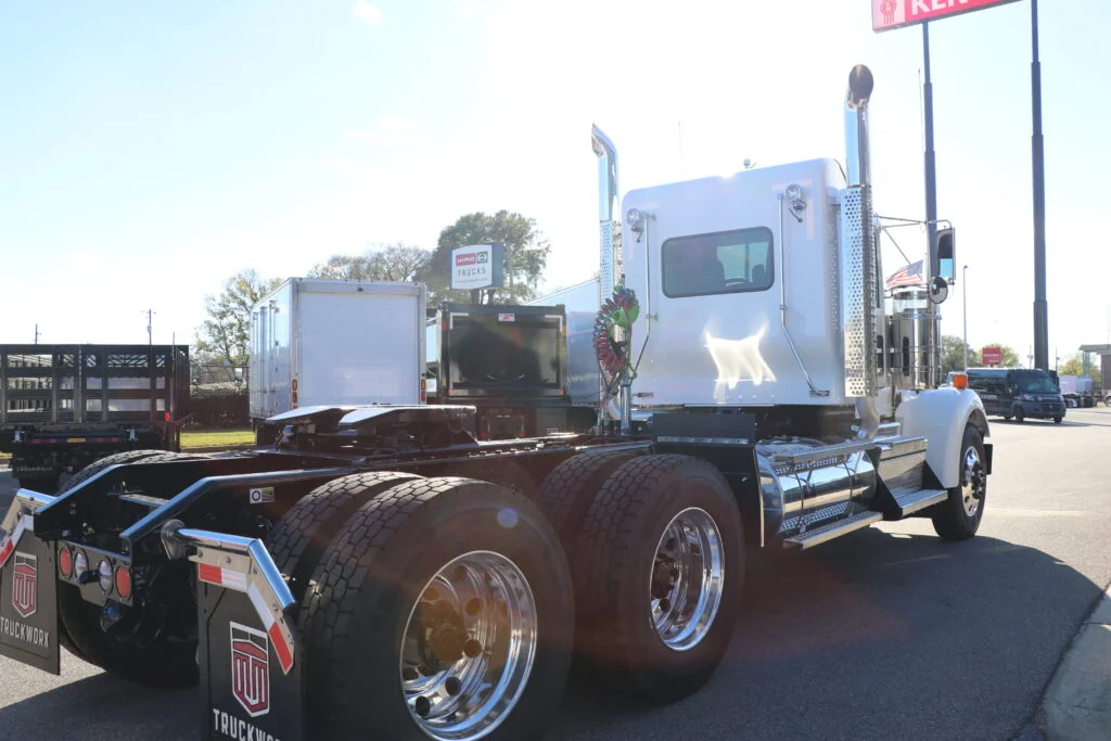 2027 Kenworth W900 in Birmingham, AL — photo 3