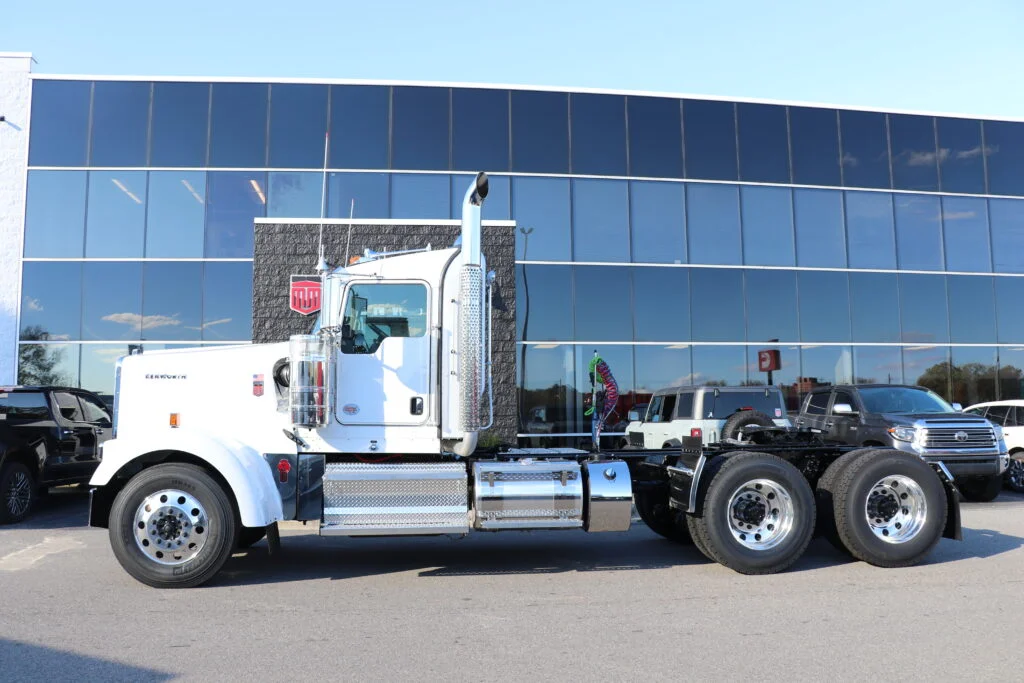 2027 Kenworth W900 in Birmingham, AL — photo 5