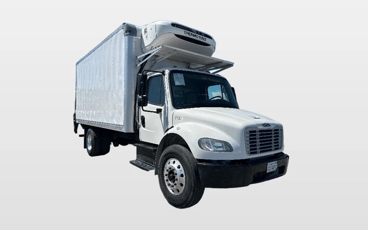 2018 Freightliner M2 106 - image 1