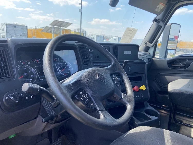 2020 International LT - image 10