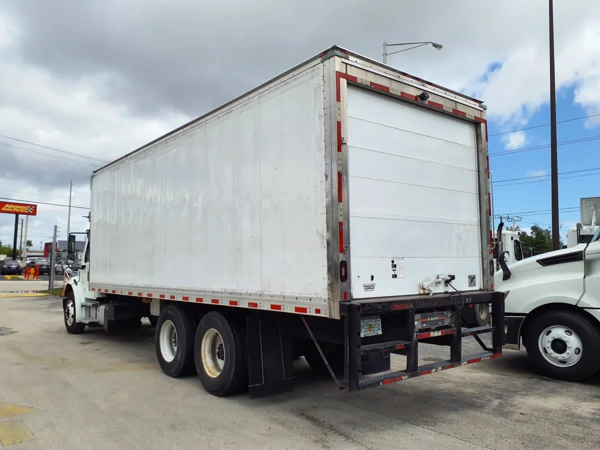 2019 Freightliner M2 106 in Miami, FL — photo 6