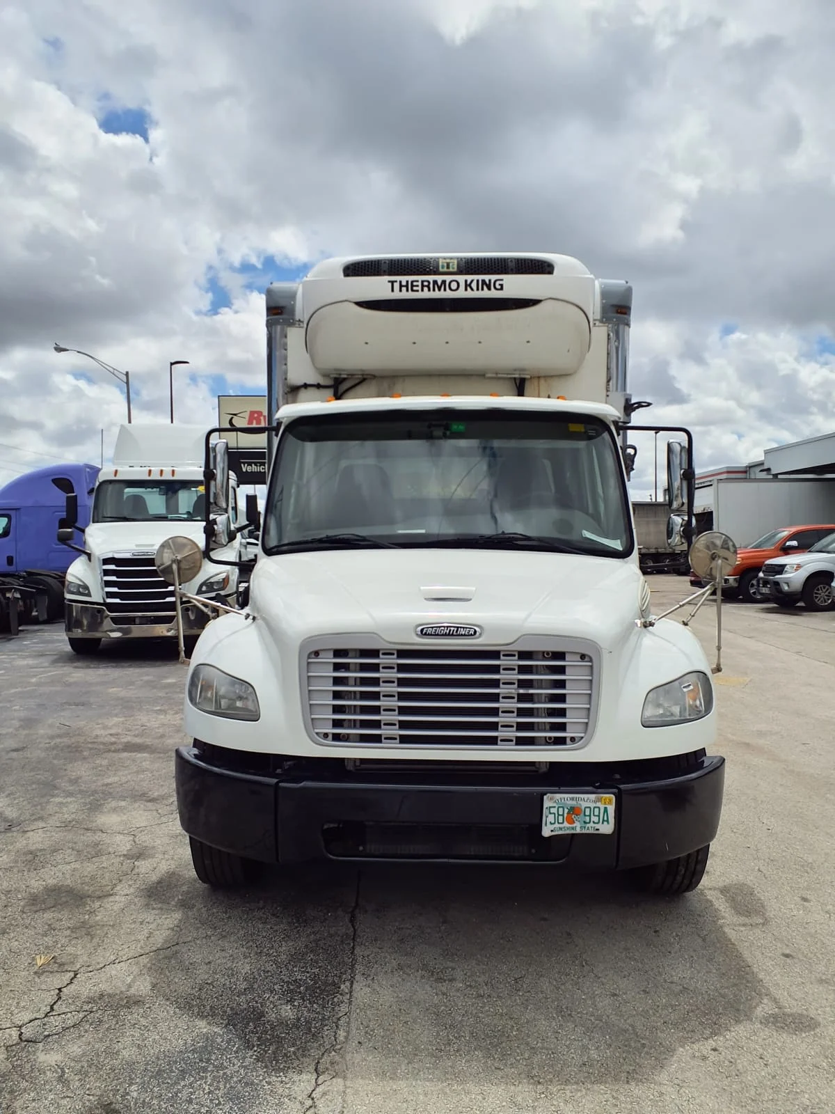 2019 Freightliner M2 106 in Miami, FL — photo 2