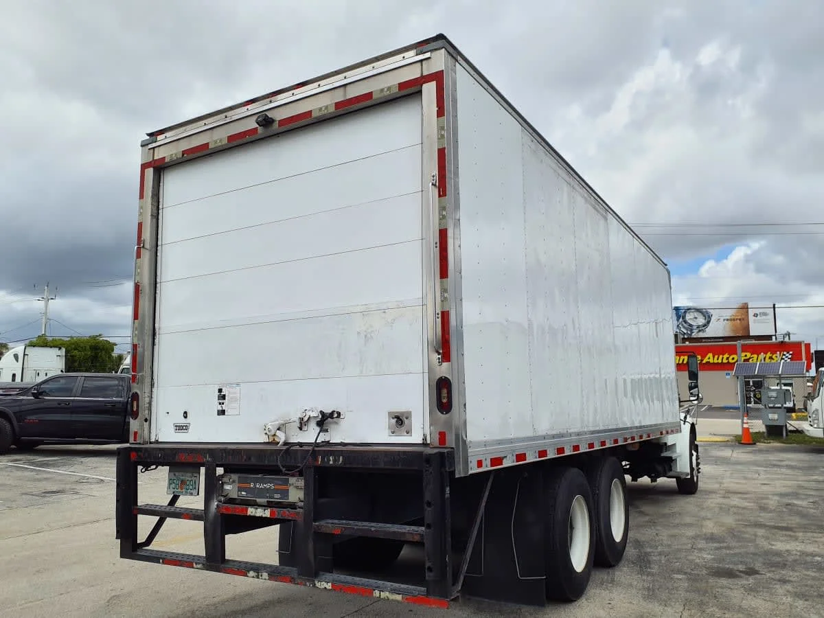 2019 Freightliner M2 106 in Miami, FL — photo 4
