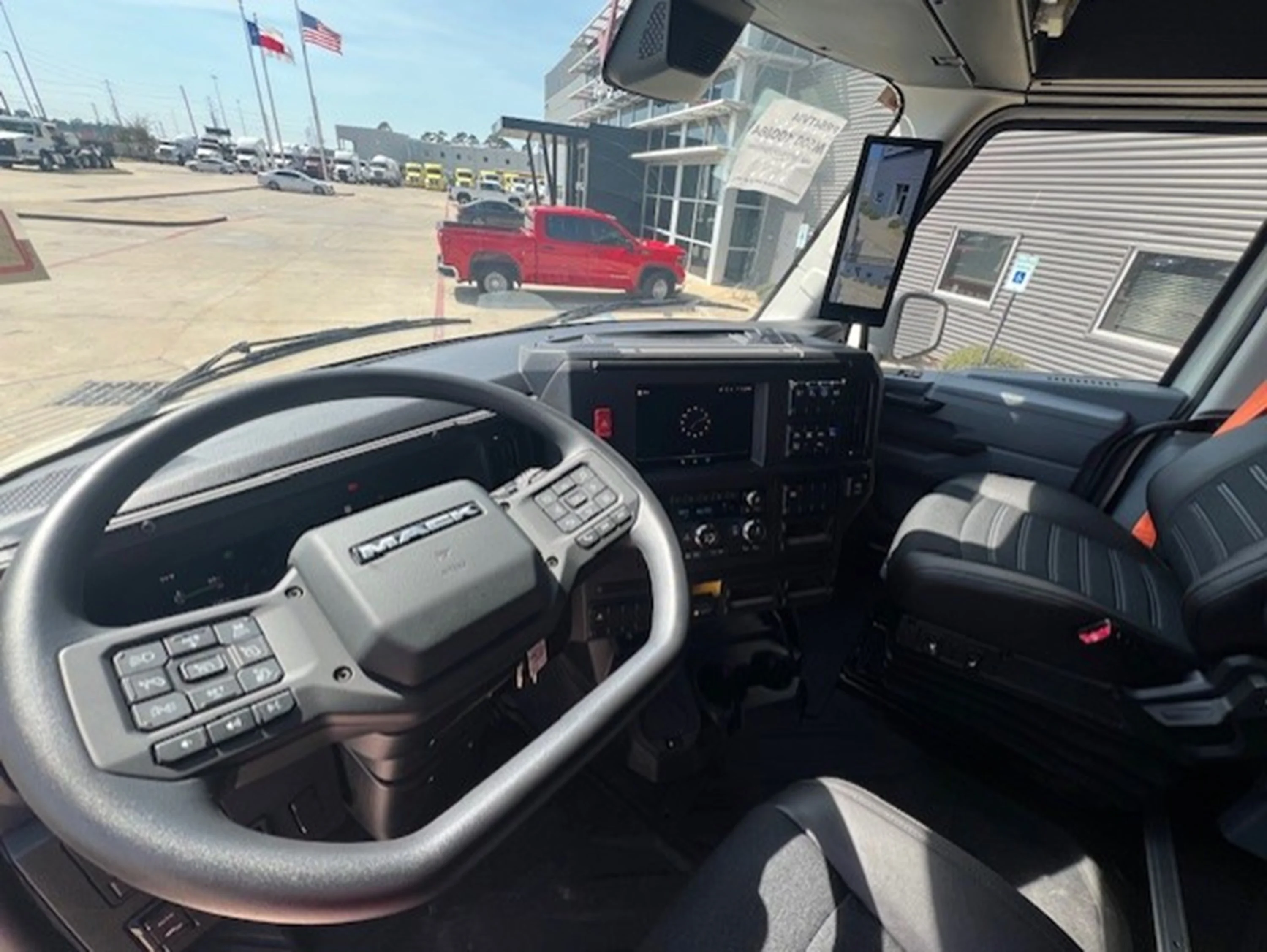 2026 Mack Pinnacle in Houston, TX — photo 5