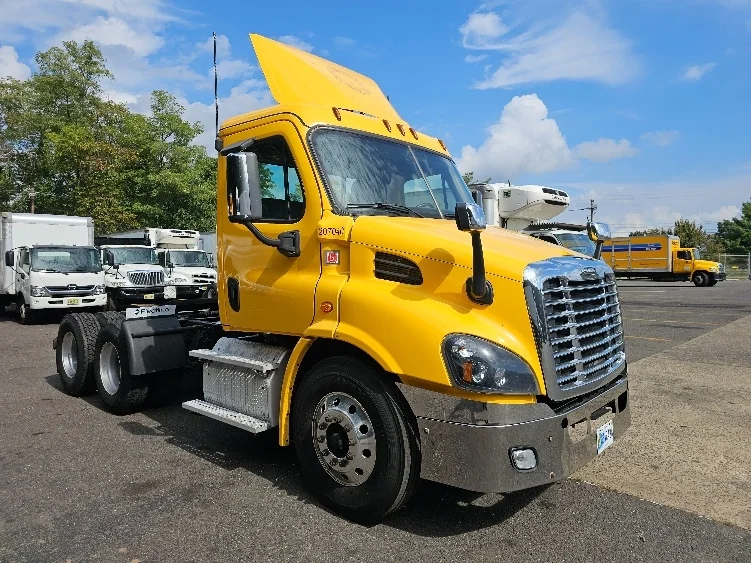 2019 Freightliner Cascadia in Edison, NJ