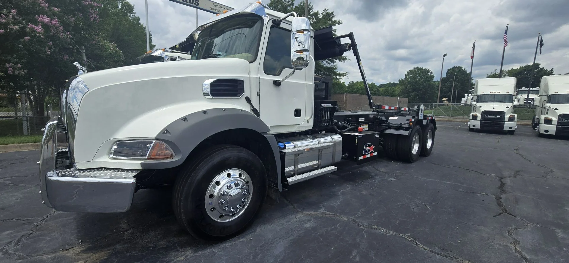 2025 Mack Granite