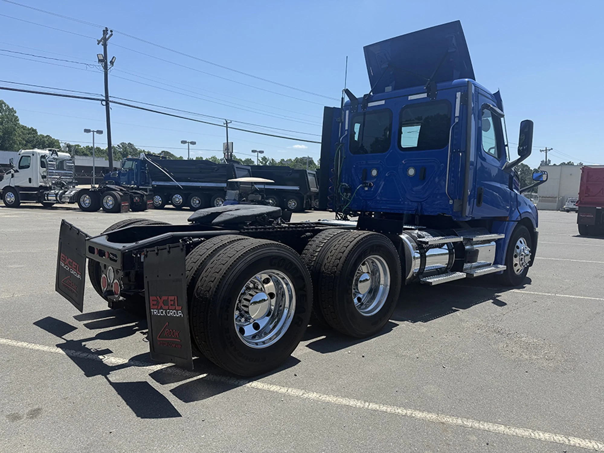 2022 Freightliner Cascadia — photo 4