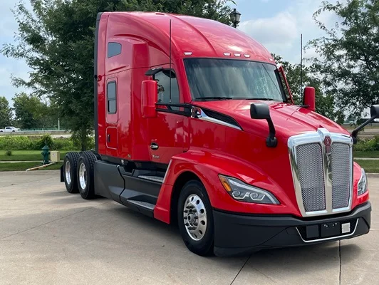 2024 Kenworth T680 in Cedar Rapids, IA